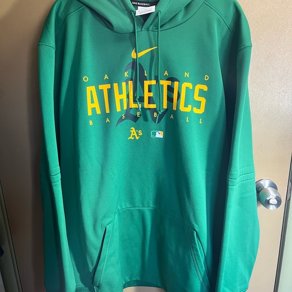 Oakland Athletics Nike Green Therma-Fit Hoodie